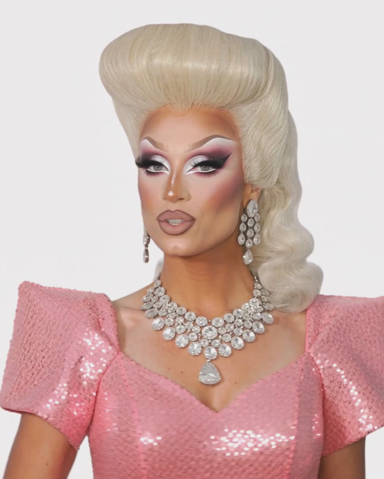 Platinum Blonde Pin Up Vintage Roll Wig. Hotstuff