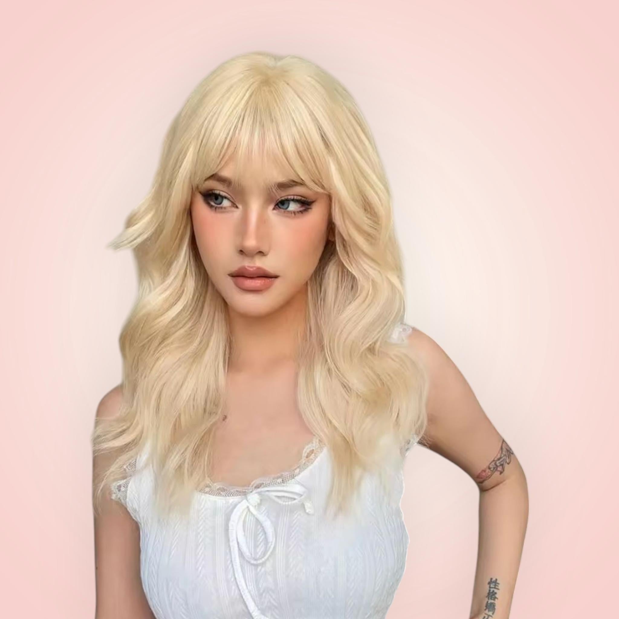 Blonde Wavy Long Length Wig. Texi